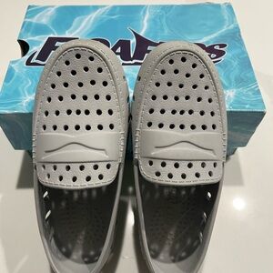 Kids floater shoe. Size 11